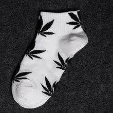 Load image into Gallery viewer, new maple leaf socks
