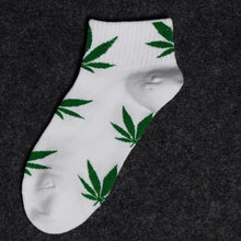 Load image into Gallery viewer, new maple leaf socks
