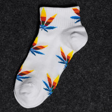 Load image into Gallery viewer, new maple leaf socks
